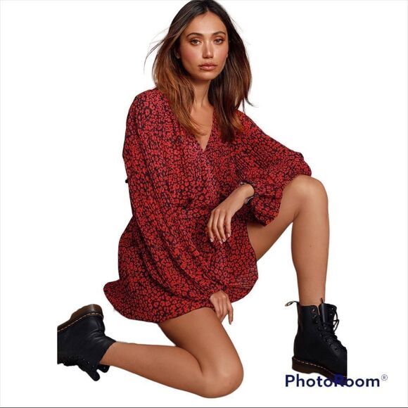 Lulus Camile Black and Red Leopard Print Pleated Romper Sz S - Picture 4 of 16